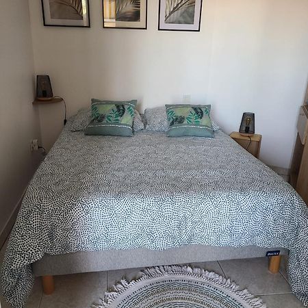 T2 Climatise A 5 Minutes A Pied De La Plage Avec Parking, Piscine Et Wifi Fréjus 외부 사진