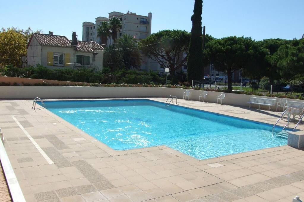 T2 Climatise A 5 Minutes A Pied De La Plage Avec Parking, Piscine Et Wifi Fréjus 외부 사진